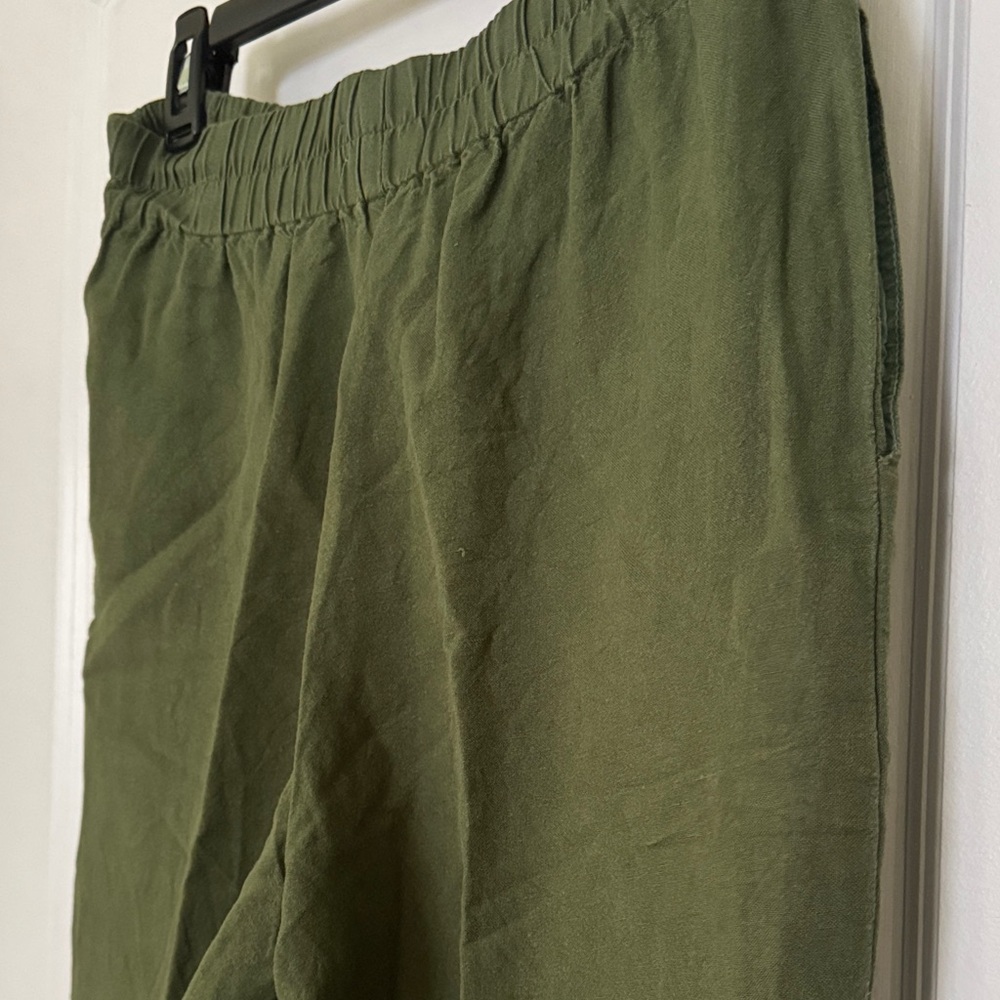 Madewell Women’s Forest Green Capris - Picture 6 of 6